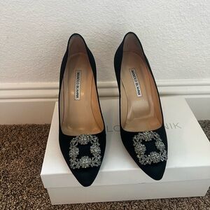 Manolo Blahnik - Hangisi 105 Size 39 Black